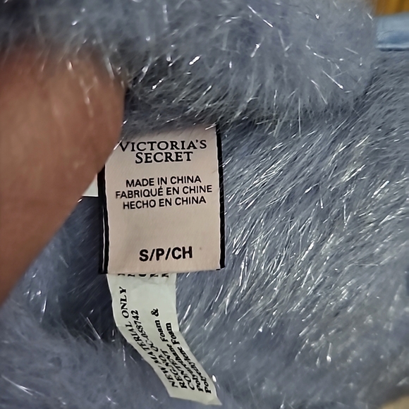 Victoria's Secret Fluffy Crossover Slide Slippers/ Small - Picture 5 of 8